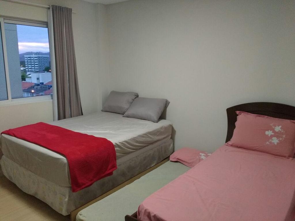 Edificio Piezzo De Mare Apartment Meia Praia Ngoại thất bức ảnh