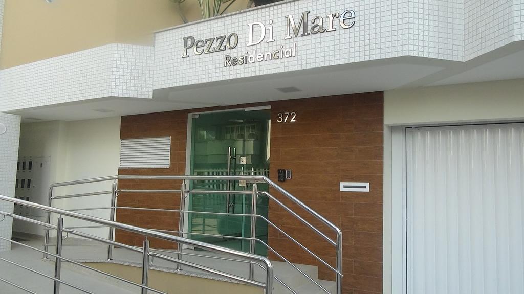 Edificio Piezzo De Mare Apartment Meia Praia Ngoại thất bức ảnh